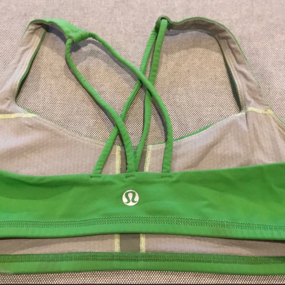Lululemon free to be bra size 4
